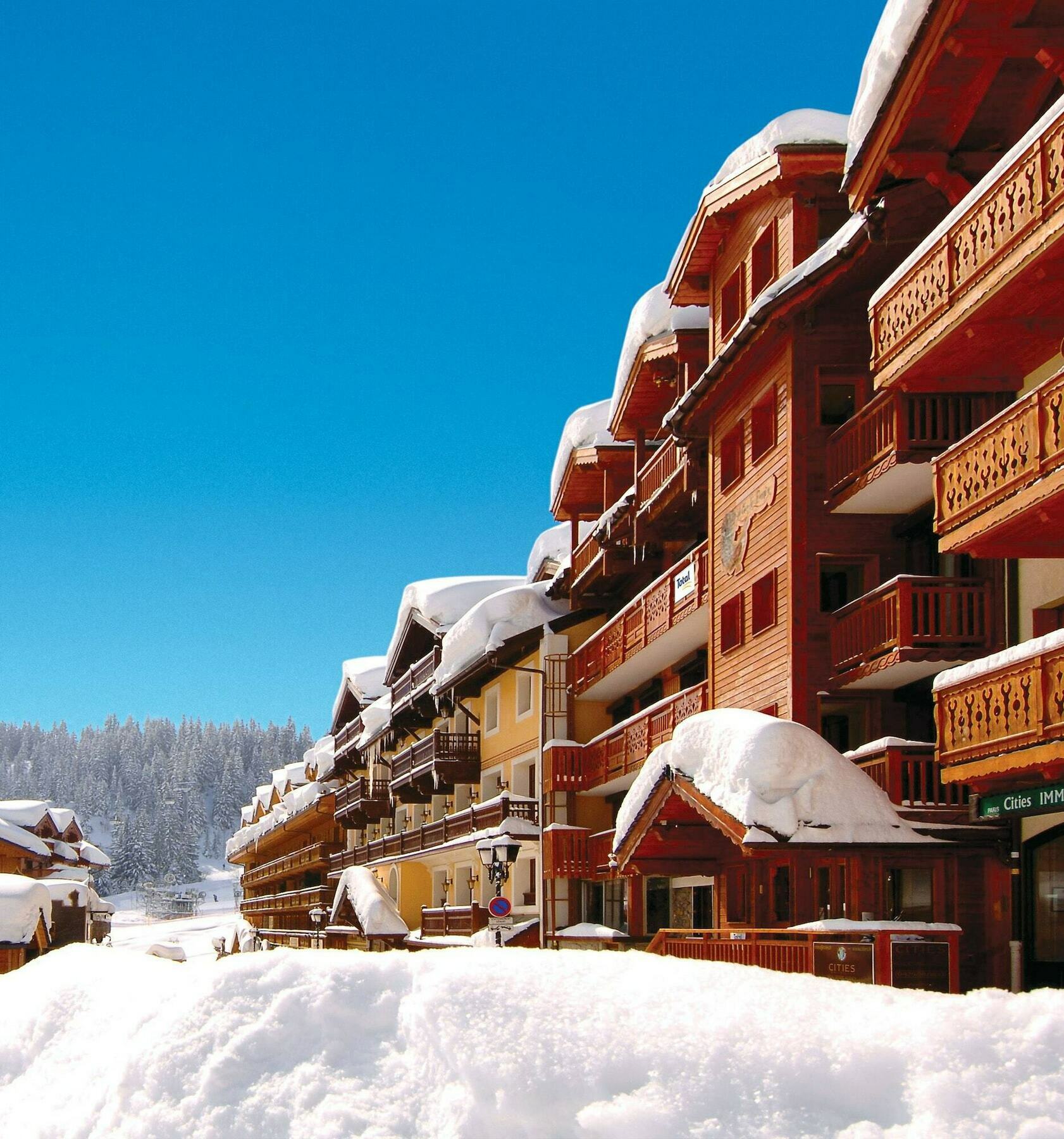 Chalet-Hotel Coq De Bruyere Courchevel Exterior photo